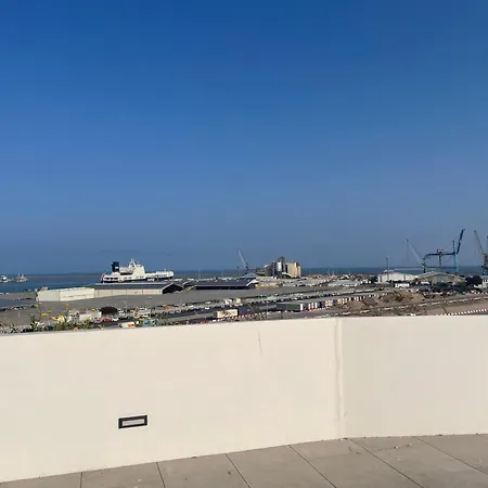 Embarquer Sur Le Navire Lejlighed Sète